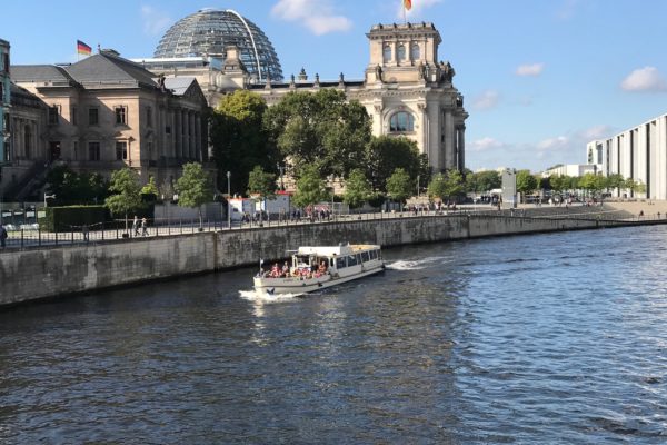 Schiffstouren & Schiffahrt auf der Spree in Berlin!