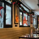 Innenansicht Weihnachtsdeko Hard Rock Café Berlin